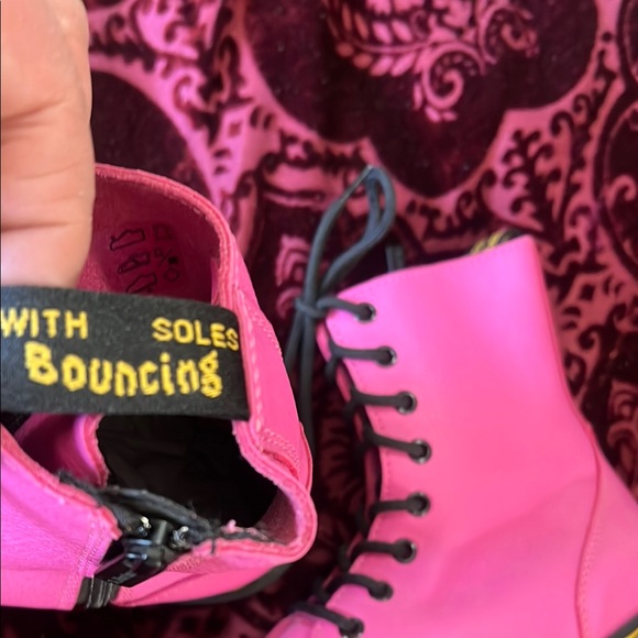 Doc Martens Pink Leather Boots Women’s 9 - Picture 3 of 7